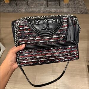 Crossbody tweed Tory Burch bag.